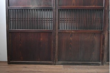 アンティーク建具　明治から大正期　深みのある色合いと格子が趣を添える格子帯戸4枚セット　(R-086064)