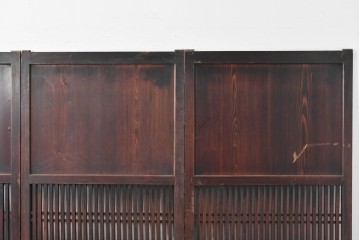 アンティーク建具　明治から大正期　深みのある色合いと格子が趣を添える格子帯戸4枚セット　(R-086064)