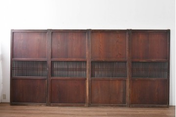 アンティーク建具　明治から大正期　深みのある色合いと格子が趣を添える格子帯戸4枚セット　(R-086064)