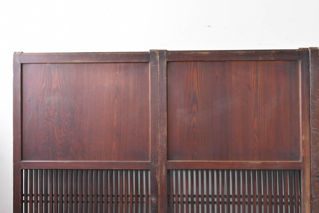 アンティーク建具　明治から大正期　深みのある色合いと格子が趣を添える格子帯戸4枚セット　(R-086064)