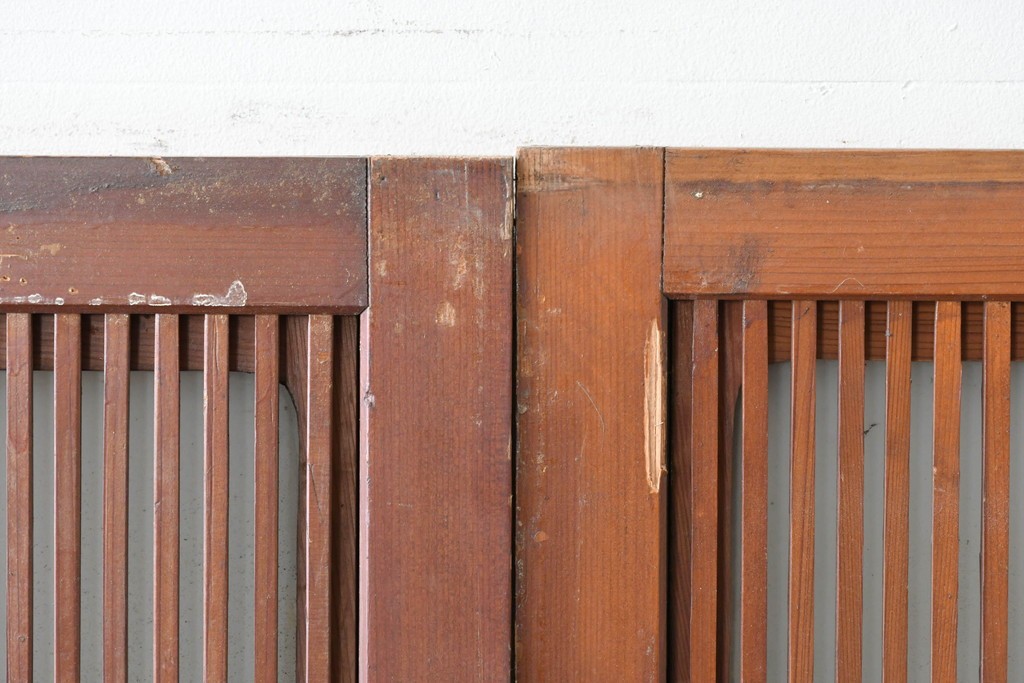 アンティーク建具　昭和初期から中期　細やかな格子とやわらかな光を通す裏ガラス入りの幅狭格子戸4枚セット　(R-086065)