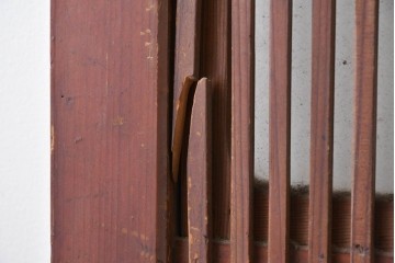 アンティーク建具　昭和初期から中期　細やかな格子とやわらかな光を通す裏ガラス入りの幅狭格子戸4枚セット　(R-086065)