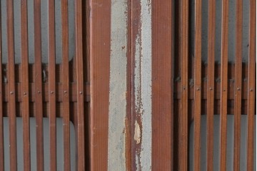 アンティーク建具　昭和初期から中期　細やかな格子とやわらかな光を通す裏ガラス入りの幅狭格子戸4枚セット　(R-086065)