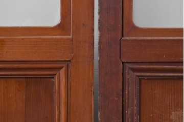 アンティーク建具　昭和初期から中期　細やかな格子とやわらかな光を通す裏ガラス入りの幅狭格子戸4枚セット　(R-086065)