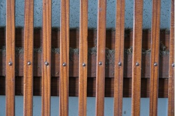 アンティーク建具　昭和初期から中期　細やかな格子とやわらかな光を通す裏ガラス入りの幅狭格子戸4枚セット　(R-086065)