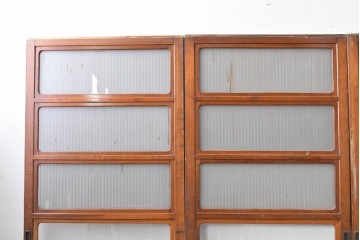 アンティーク建具　昭和初期から中期　細やかな格子とやわらかな光を通す裏ガラス入りの幅狭格子戸4枚セット　(R-086065)