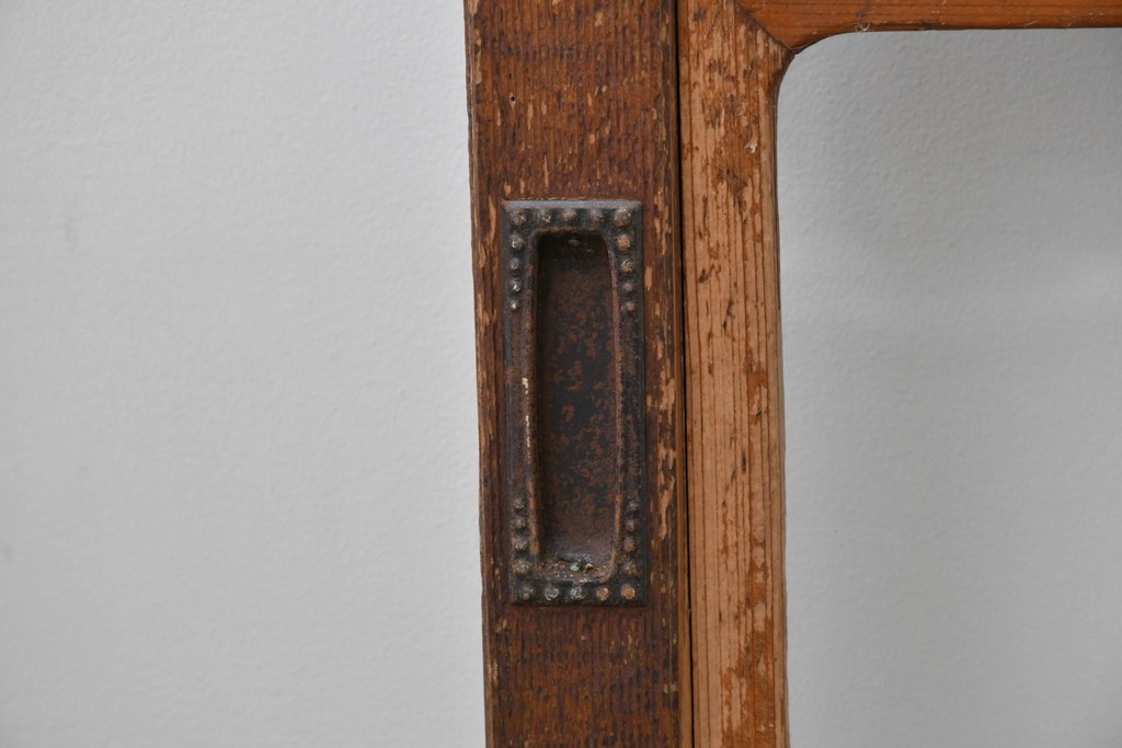 アンティーク建具　昭和初期から中期　細やかな格子とやわらかな光を通す裏ガラス入りの幅狭格子戸4枚セット　(R-086065)