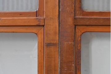 アンティーク建具　昭和初期から中期　細やかな格子とやわらかな光を通す裏ガラス入りの幅狭格子戸4枚セット　(R-086065)