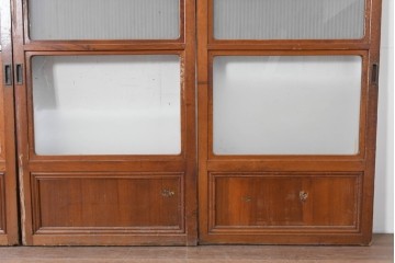 アンティーク建具　昭和初期から中期　細やかな格子とやわらかな光を通す裏ガラス入りの幅狭格子戸4枚セット　(R-086065)