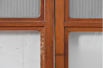アンティーク建具　昭和初期から中期　細やかな格子とやわらかな光を通す裏ガラス入りの幅狭格子戸4枚セット　(R-086065)