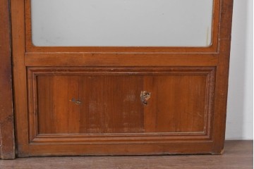 アンティーク建具　昭和初期から中期　細やかな格子とやわらかな光を通す裏ガラス入りの幅狭格子戸4枚セット　(R-086065)