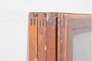 アンティーク建具　昭和初期から中期　細やかな格子とやわらかな光を通す裏ガラス入りの幅狭格子戸4枚セット　(R-086065)