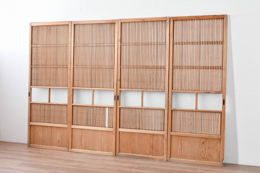 アンティーク建具　大正期　裏障子付き　味わいある木味が楽しめる幅狭格子戸4枚セット　(R-086067)