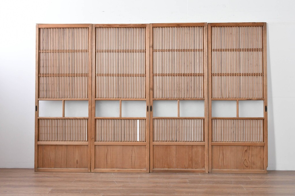 アンティーク建具　大正期　裏障子付き　味わいある木味が楽しめる幅狭格子戸4枚セット　(R-086067)