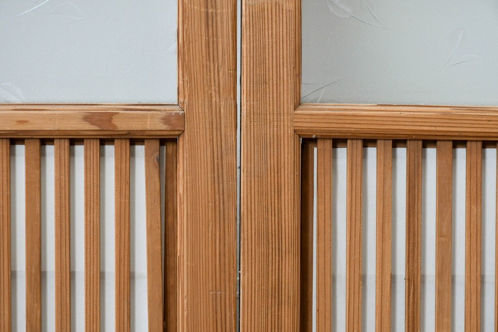 アンティーク建具　大正期　裏障子付き　味わいある木味が楽しめる幅狭格子戸4枚セット　(R-086067)