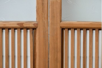 アンティーク建具　大正期　裏障子付き　味わいある木味が楽しめる幅狭格子戸4枚セット　(R-086067)