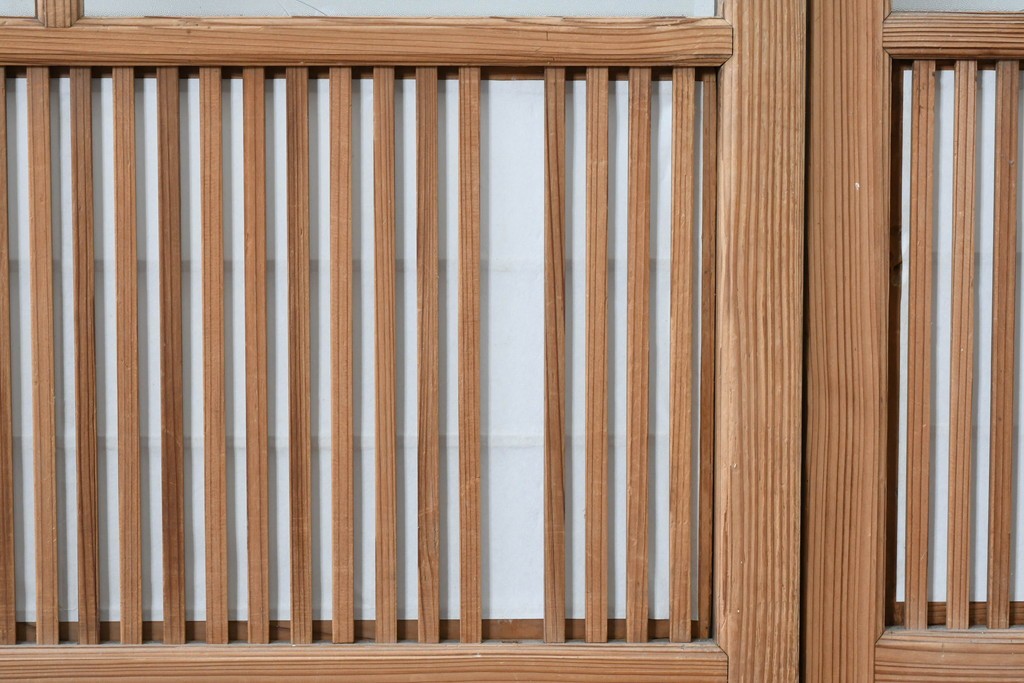 アンティーク建具　大正期　裏障子付き　味わいある木味が楽しめる幅狭格子戸4枚セット　(R-086067)