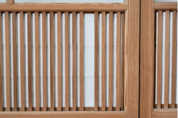 アンティーク建具　大正期　裏障子付き　味わいある木味が楽しめる幅狭格子戸4枚セット　(R-086067)