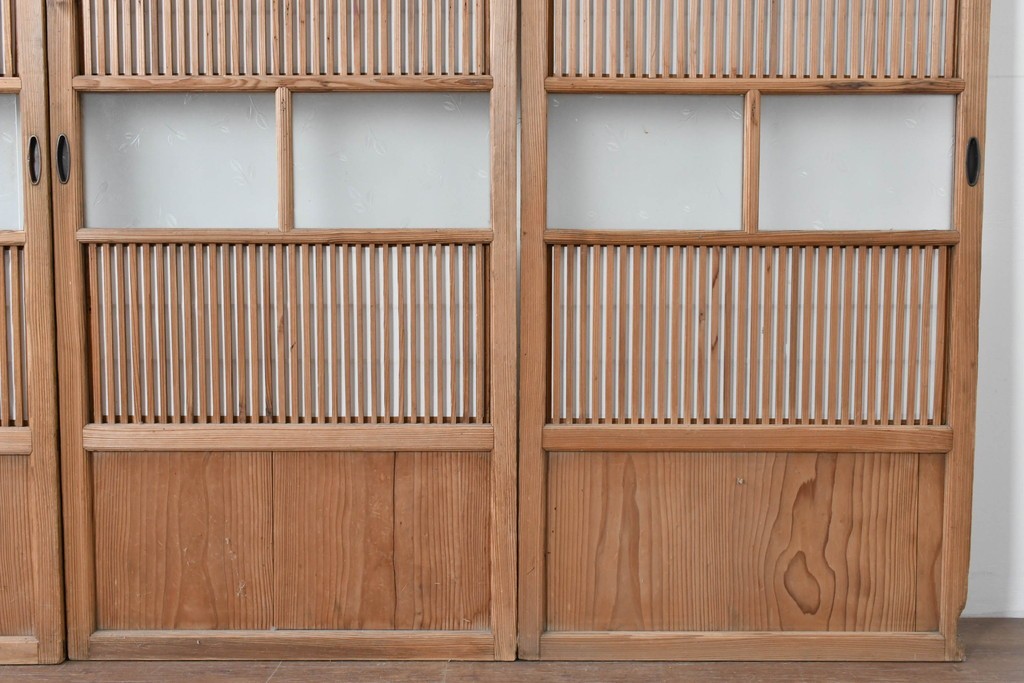 アンティーク建具　大正期　裏障子付き　味わいある木味が楽しめる幅狭格子戸4枚セット　(R-086067)