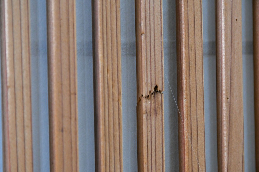 アンティーク建具　大正期　裏障子付き　味わいある木味が楽しめる幅狭格子戸4枚セット　(R-086067)