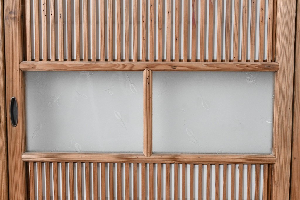 アンティーク建具　大正期　裏障子付き　味わいある木味が楽しめる幅狭格子戸4枚セット　(R-086067)