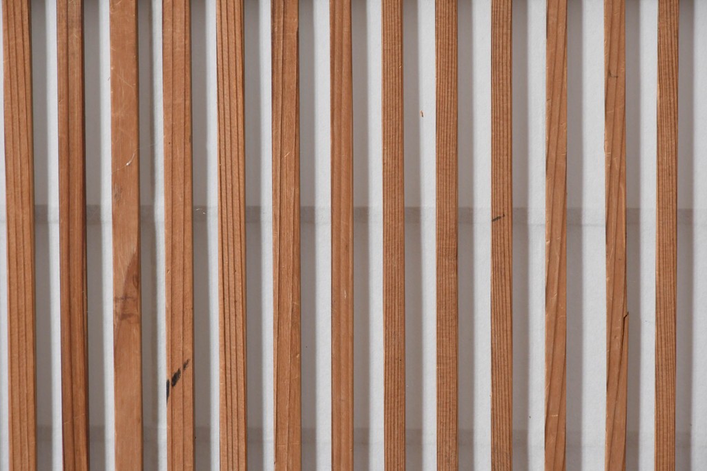 アンティーク建具　大正期　裏障子付き　味わいある木味が楽しめる幅狭格子戸4枚セット　(R-086067)