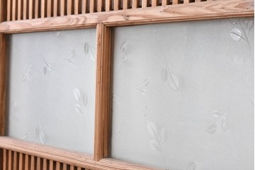 アンティーク建具　大正期　裏障子付き　味わいある木味が楽しめる幅狭格子戸4枚セット　(R-086067)