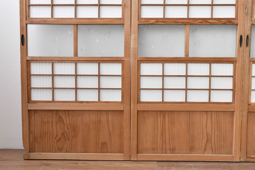 アンティーク建具　大正期　裏障子付き　味わいある木味が楽しめる幅狭格子戸4枚セット　(R-086067)