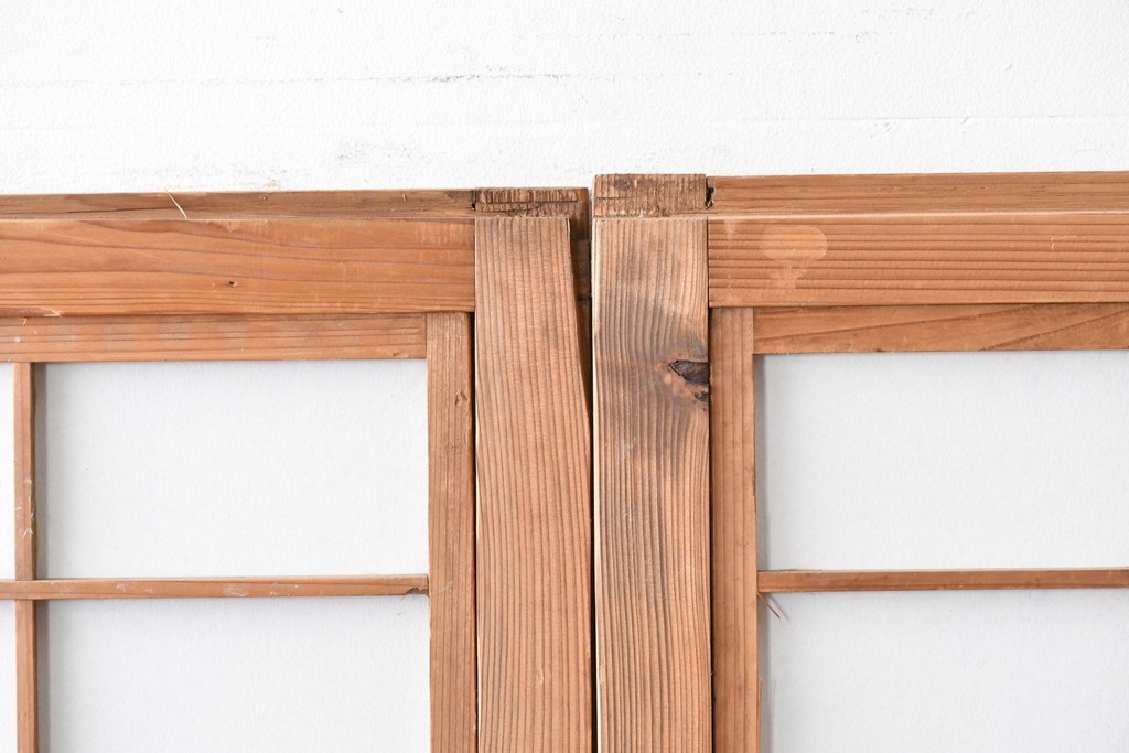 アンティーク建具　大正期　裏障子付き　味わいある木味が楽しめる幅狭格子戸4枚セット　(R-086067)