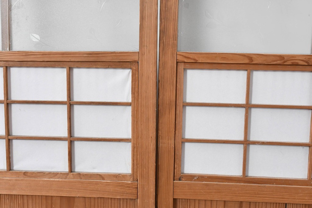 アンティーク建具　大正期　裏障子付き　味わいある木味が楽しめる幅狭格子戸4枚セット　(R-086067)