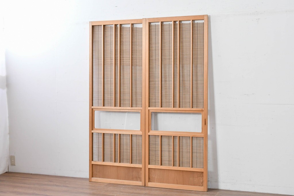ヴィンテージ建具　昭和後期　明るい木色と簾使いが涼やかな幅狭簾戸2枚セット　(R-086068)