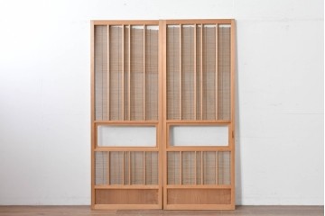 ヴィンテージ建具　昭和後期　明るい木色と簾使いが涼やかな幅狭簾戸2枚セット　(R-086068)
