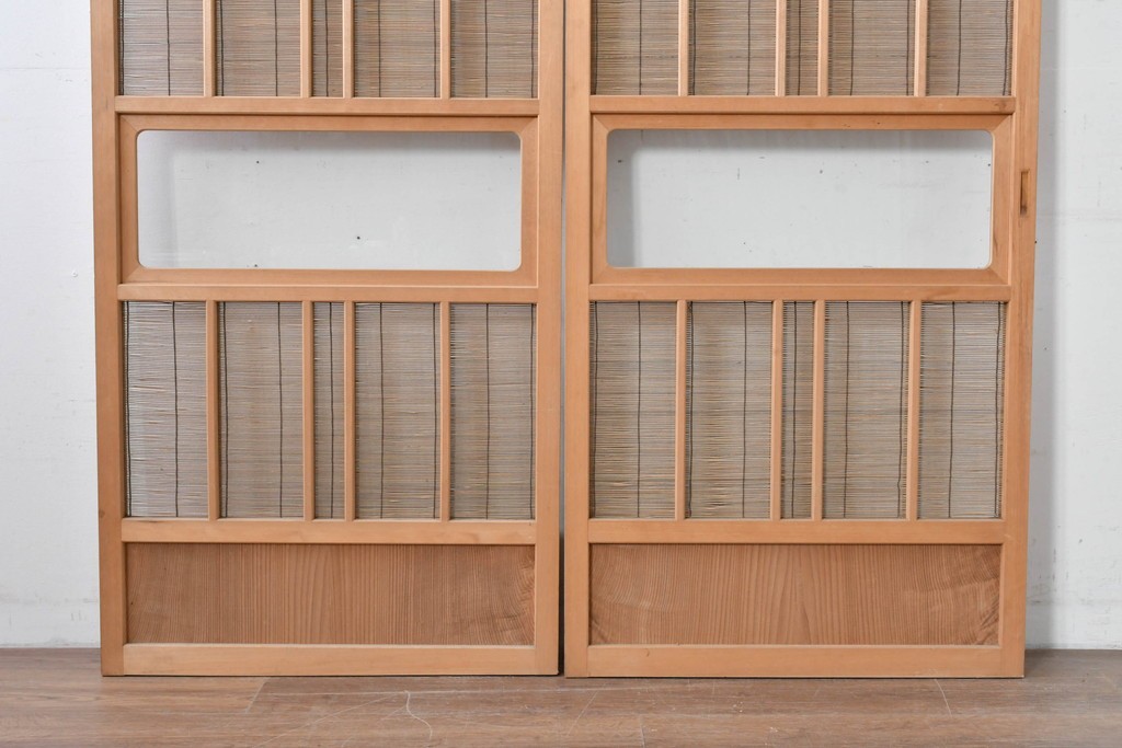 ヴィンテージ建具　昭和後期　明るい木色と簾使いが涼やかな幅狭簾戸2枚セット　(R-086068)