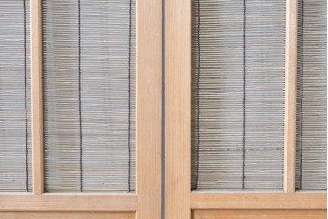 ヴィンテージ建具　昭和後期　明るい木色と簾使いが涼やかな幅狭簾戸2枚セット　(R-086068)