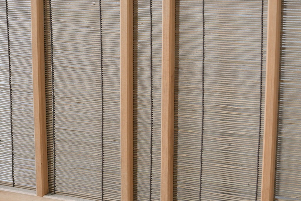 ヴィンテージ建具　昭和後期　明るい木色と簾使いが涼やかな幅狭簾戸2枚セット　(R-086068)