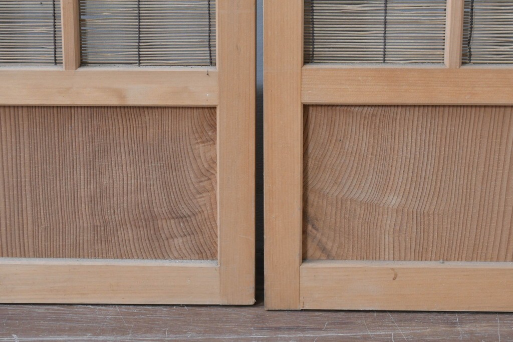 ヴィンテージ建具　昭和後期　明るい木色と簾使いが涼やかな幅狭簾戸2枚セット　(R-086068)