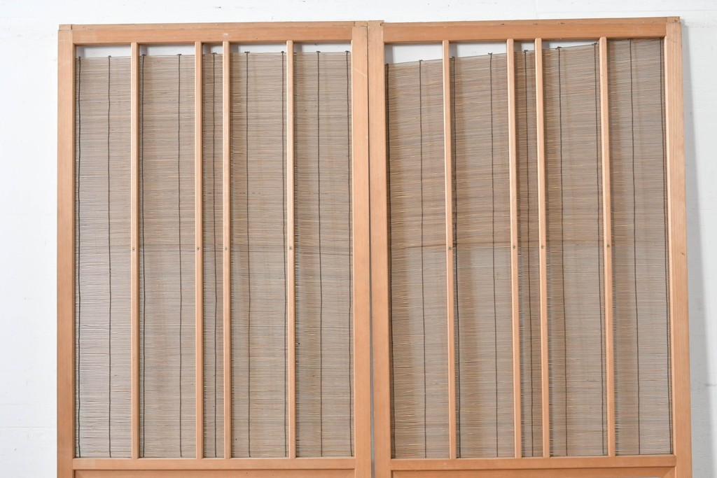 ヴィンテージ建具　昭和後期　明るい木色と簾使いが涼やかな幅狭簾戸2枚セット　(R-086068)