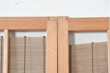 ヴィンテージ建具　昭和後期　明るい木色と簾使いが涼やかな幅狭簾戸2枚セット　(R-086068)