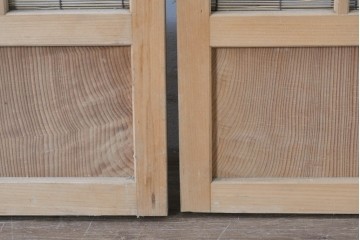 ヴィンテージ建具　昭和後期　明るい木色と簾使いが涼やかな幅狭簾戸2枚セット　(R-086068)