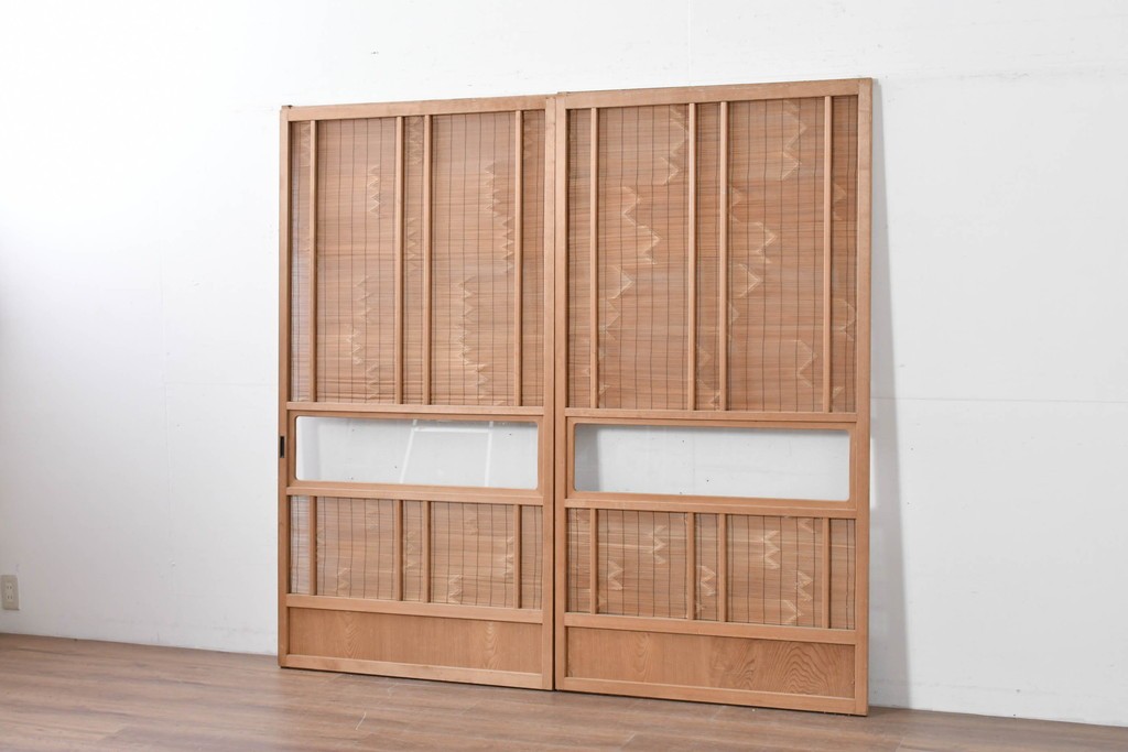 ヴィンテージ建具　昭和後期　細やかな簾とガラス窓が涼やかな簾戸2枚セット　(R-086069)