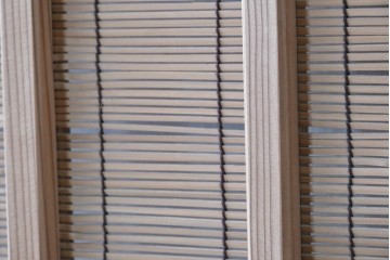 ヴィンテージ建具　昭和後期　細やかな簾とガラス窓が涼やかな簾戸2枚セット　(R-086071)
