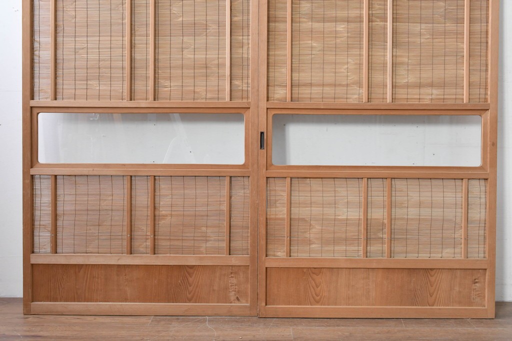 ヴィンテージ建具　昭和後期　細やかな簾とガラス窓が涼やかな簾戸2枚セット　(R-086071)