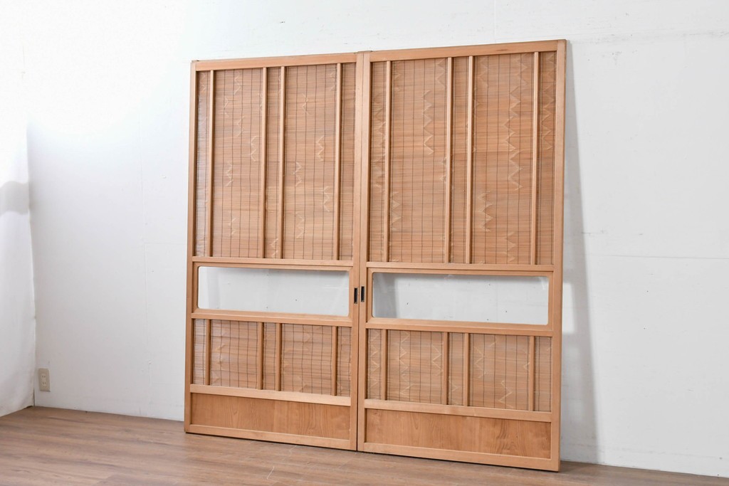 ヴィンテージ建具　昭和後期　細やかな簾とガラス窓が涼やかな簾戸2枚セット　(R-086072)