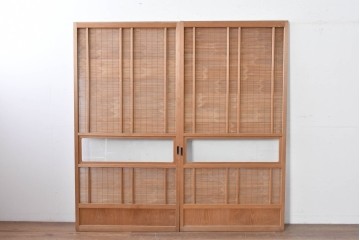 ヴィンテージ建具　昭和後期　細やかな簾とガラス窓が涼やかな簾戸2枚セット　(R-086072)