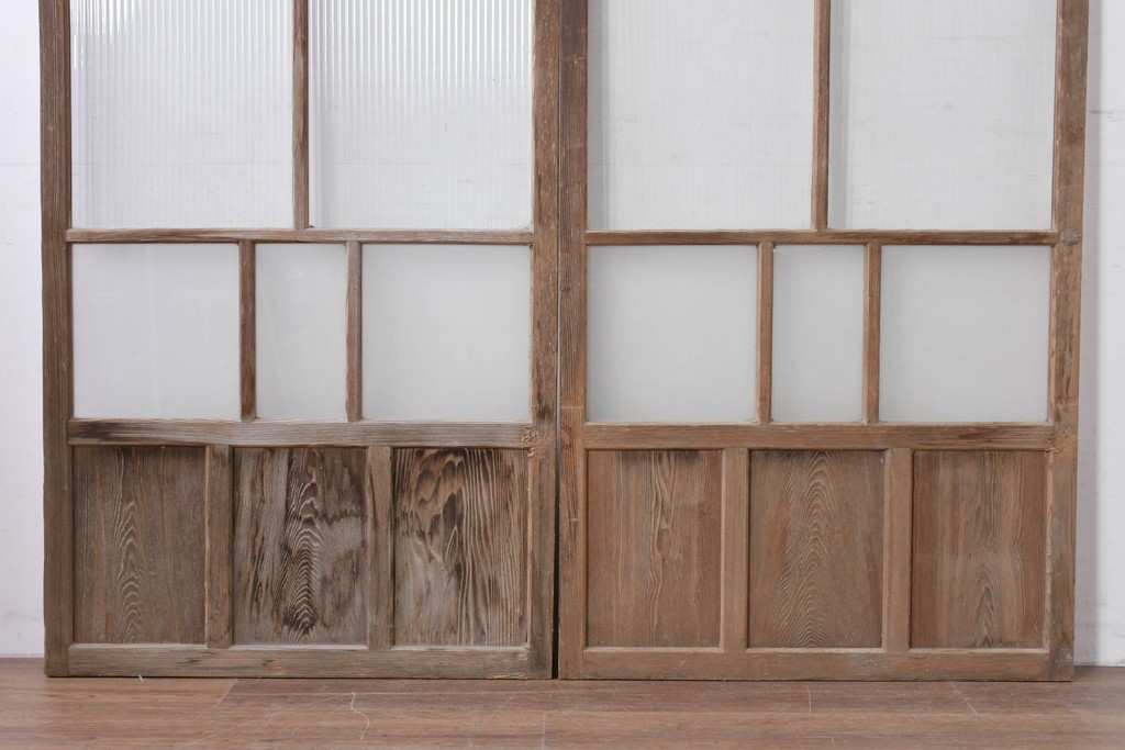アンティーク建具　昭和初期　木味が魅力のガラス戸2枚セット　(R-086075)