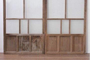 アンティーク建具　昭和初期　木味が魅力のガラス戸2枚セット　(R-086075)