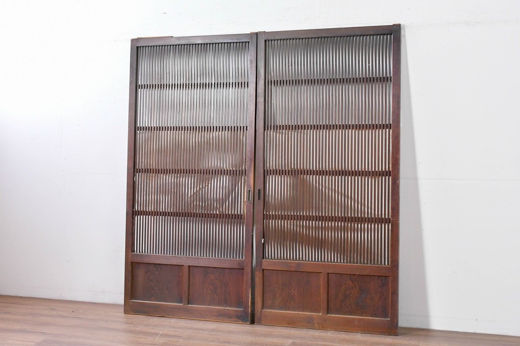 アンティーク建具　明治期　繊細な格子が美しい格子戸2枚セット　(R-086076)