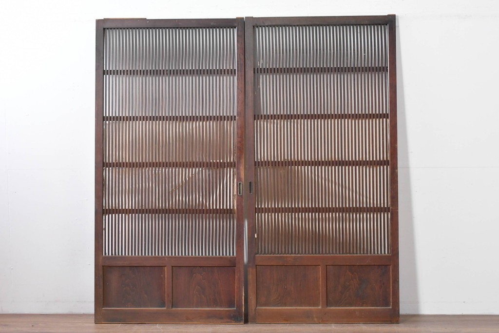 アンティーク建具　明治期　繊細な格子が美しい格子戸2枚セット　(R-086076)