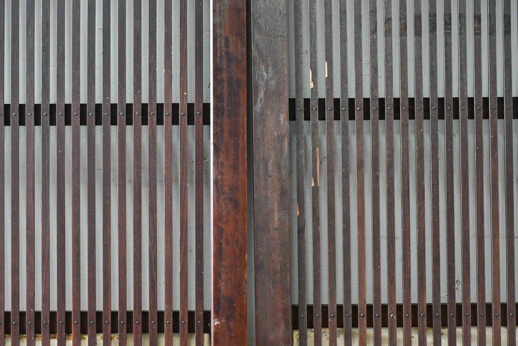 アンティーク建具　明治期　繊細な格子が美しい格子戸2枚セット　(R-086076)