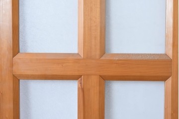 ヴィンテージ建具　昭和後期　格子と模様ガラスの組み合わせが優しい光を取り込むガラス戸1枚　(R-086079)